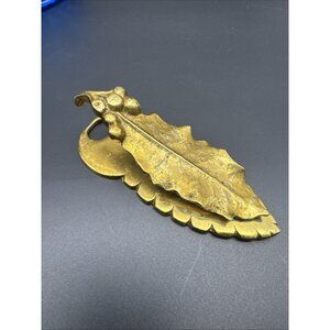 Vintage Virginia Metalcrafters Brass Holly Leaf Hanging Paper Desk Clip Office